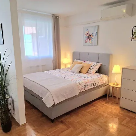 Divky, Free Parking Apartmán