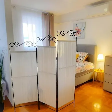 Divky, Free Parking Apartmán