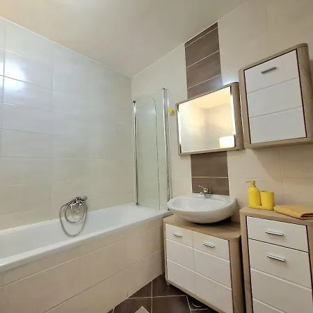 Divky, Free Parking Appartement Pula